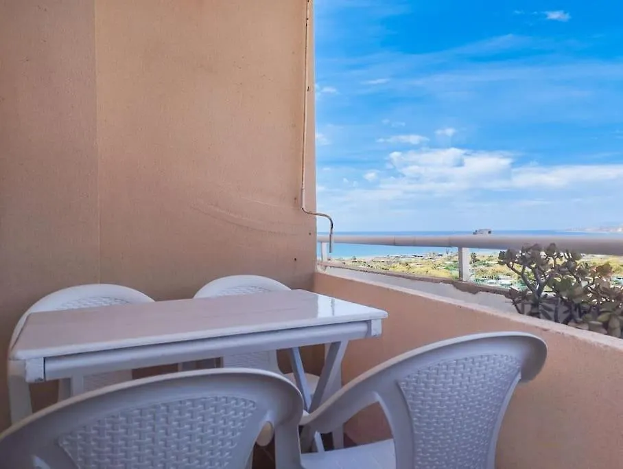 Spacious 4 Bedroom With Parking In Town Centre, Nerja Apartment
