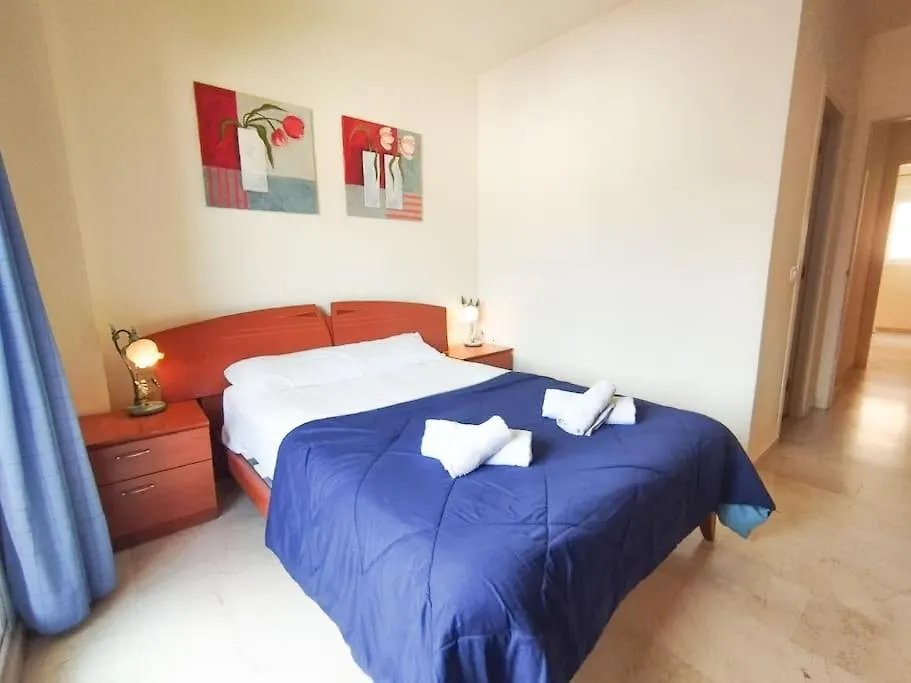 Apartment Spacious 4 Bedroom With Parking In Town Centre, Nerja